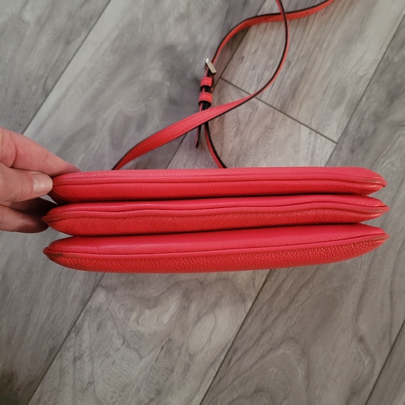 Kate Spade Leila Pebbled Leather Triple Gusset Crossbody in Coral Buds - Picture 4 of 12